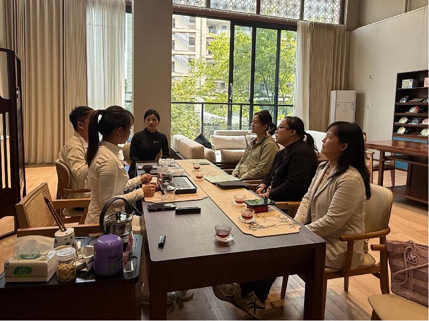 深化校企协同育人 赋能智慧康养发展 访企拓岗促就业｜我院赴贵阳市中龄大...
